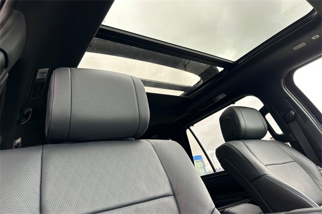 2025 Toyota Sequoia Platinum photo 19
