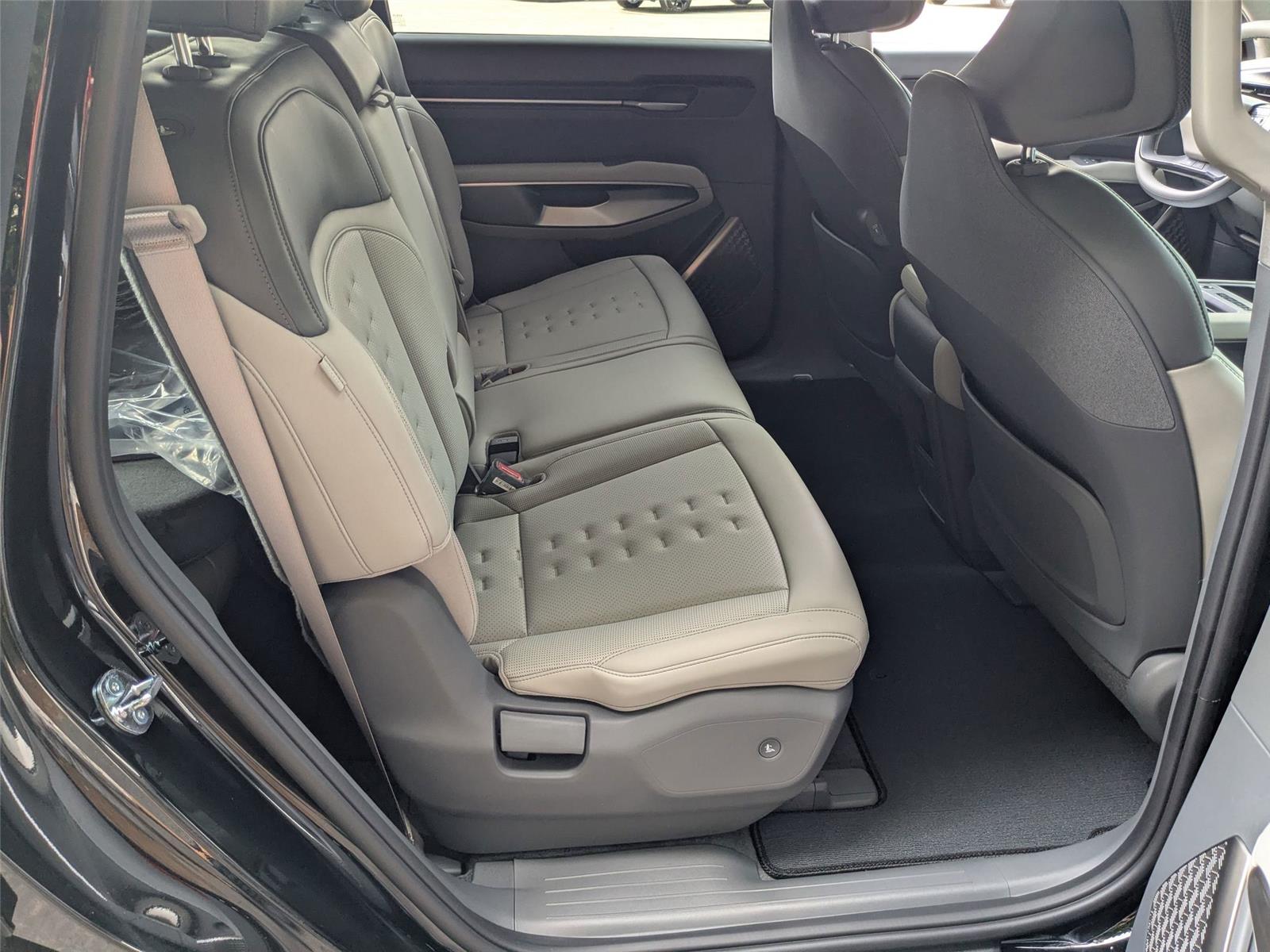 2026 Kia EV9 Wind photo 26