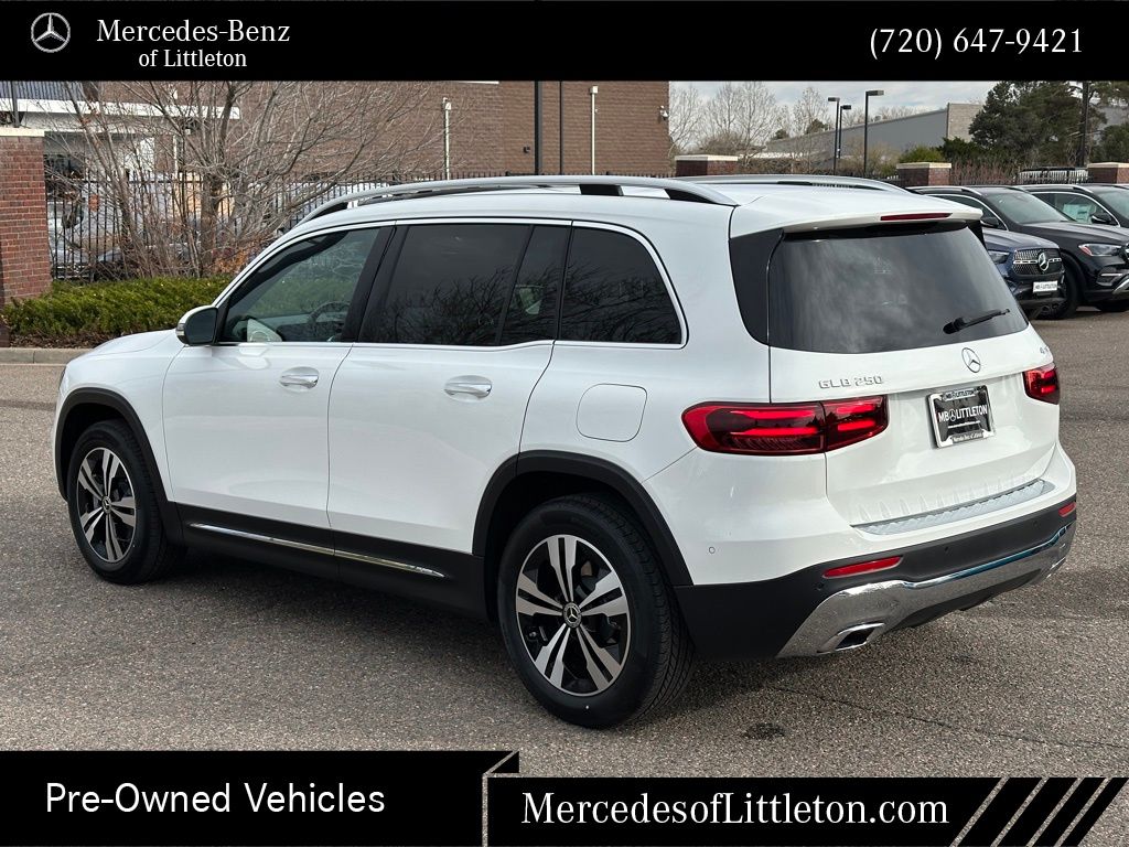 2025 Mercedes Benz GLB 250 4MATIC photo 3