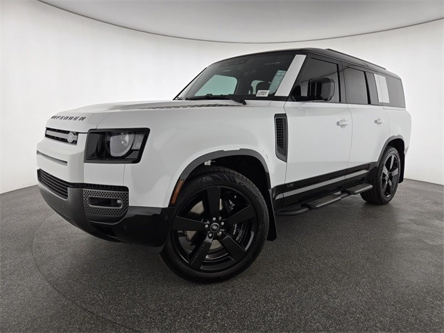 2025 Land Rover Defender V8's photo
