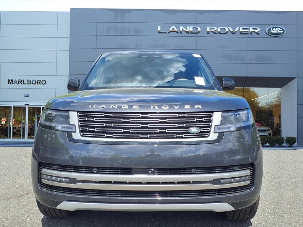 2025 Land Rover Range Rover SE photo 7