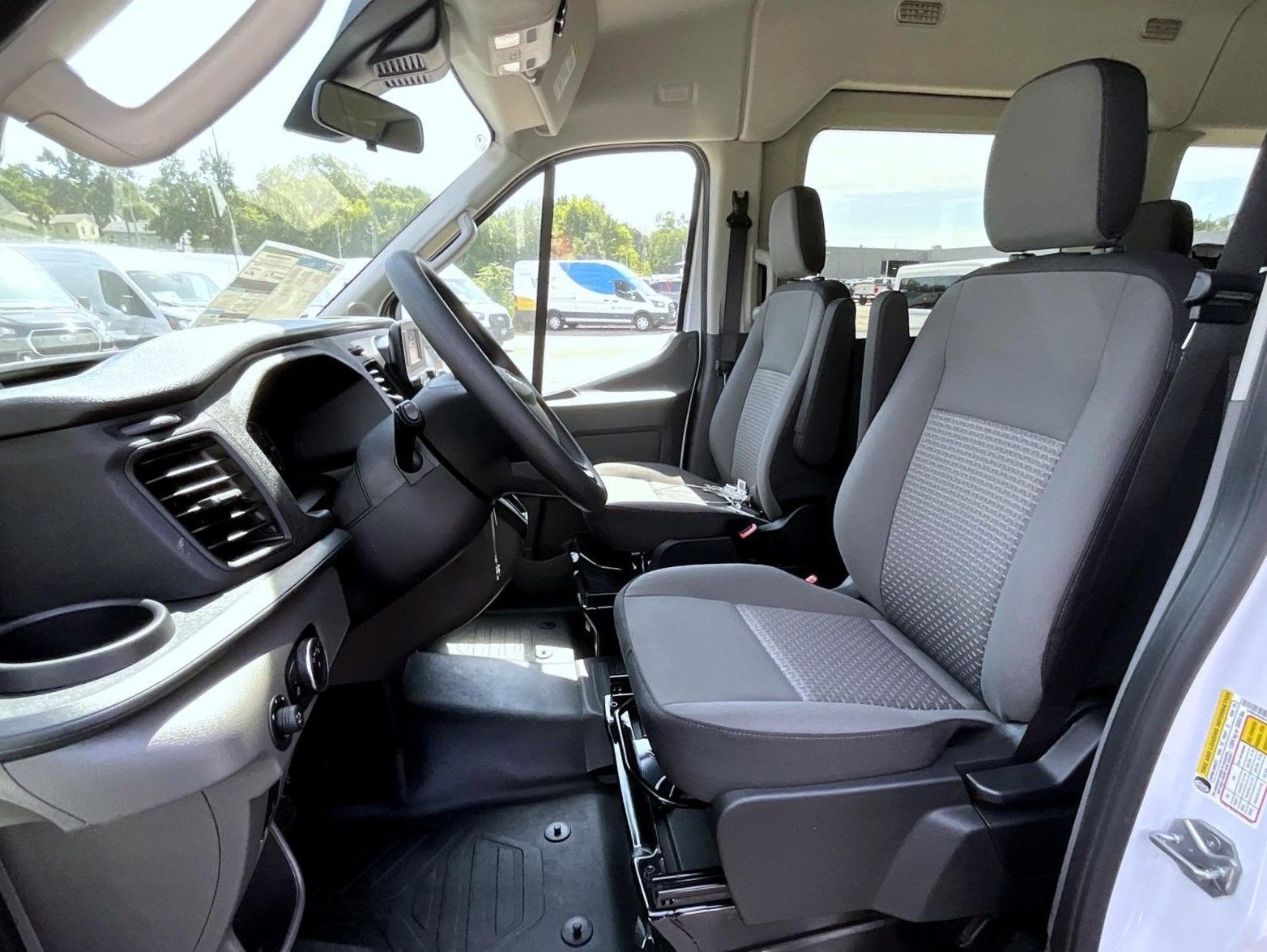 2025 Ford Transit Passenger XL photo 6