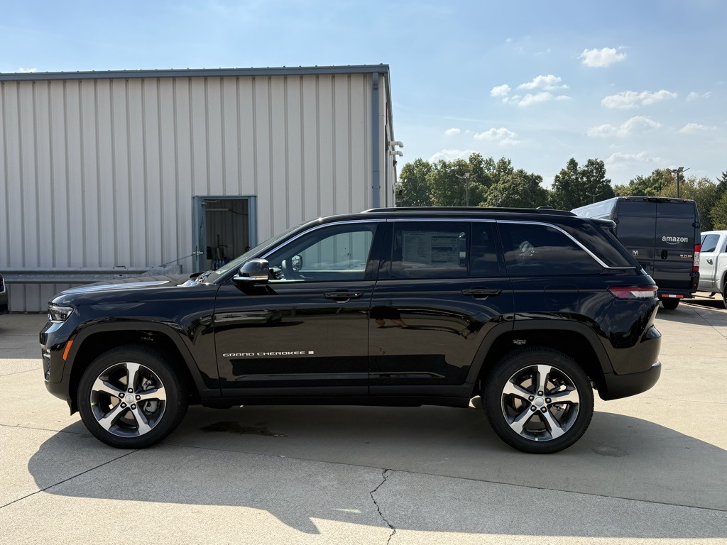 2025 Jeep Grand Cherokee Limited photo 4