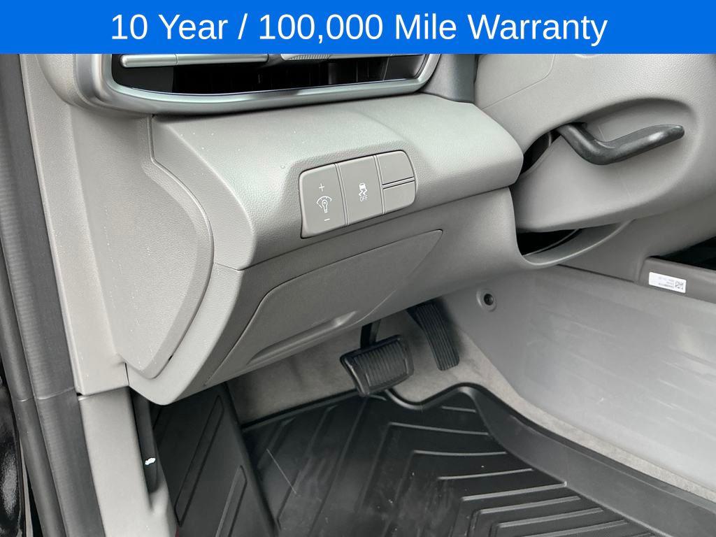 2025 Hyundai Elantra SEL Convenience photo 32