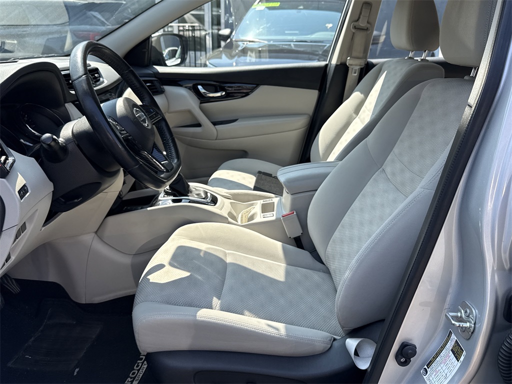 2019 Nissan Rogue Sport SV photo 7