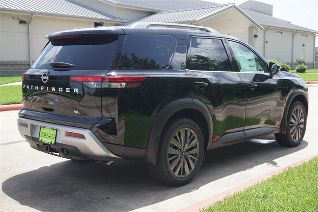 2025 Nissan Pathfinder SL photo 4