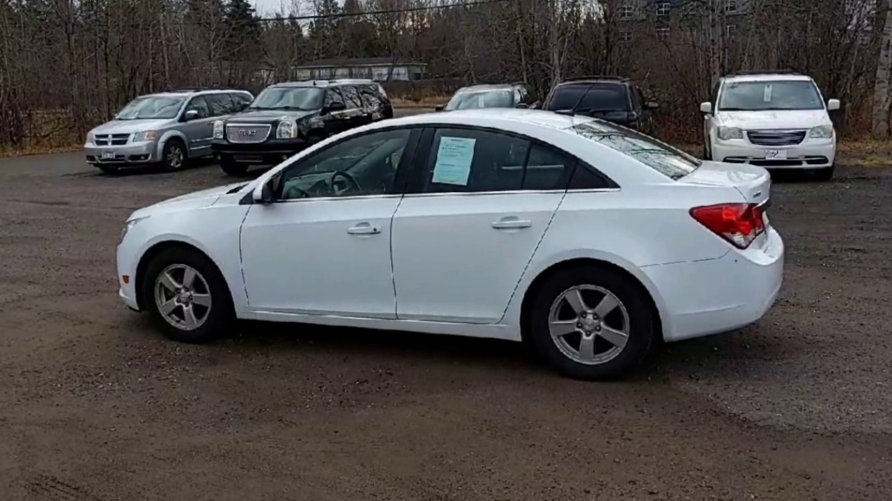 2014 Chevrolet Cruze photo 3