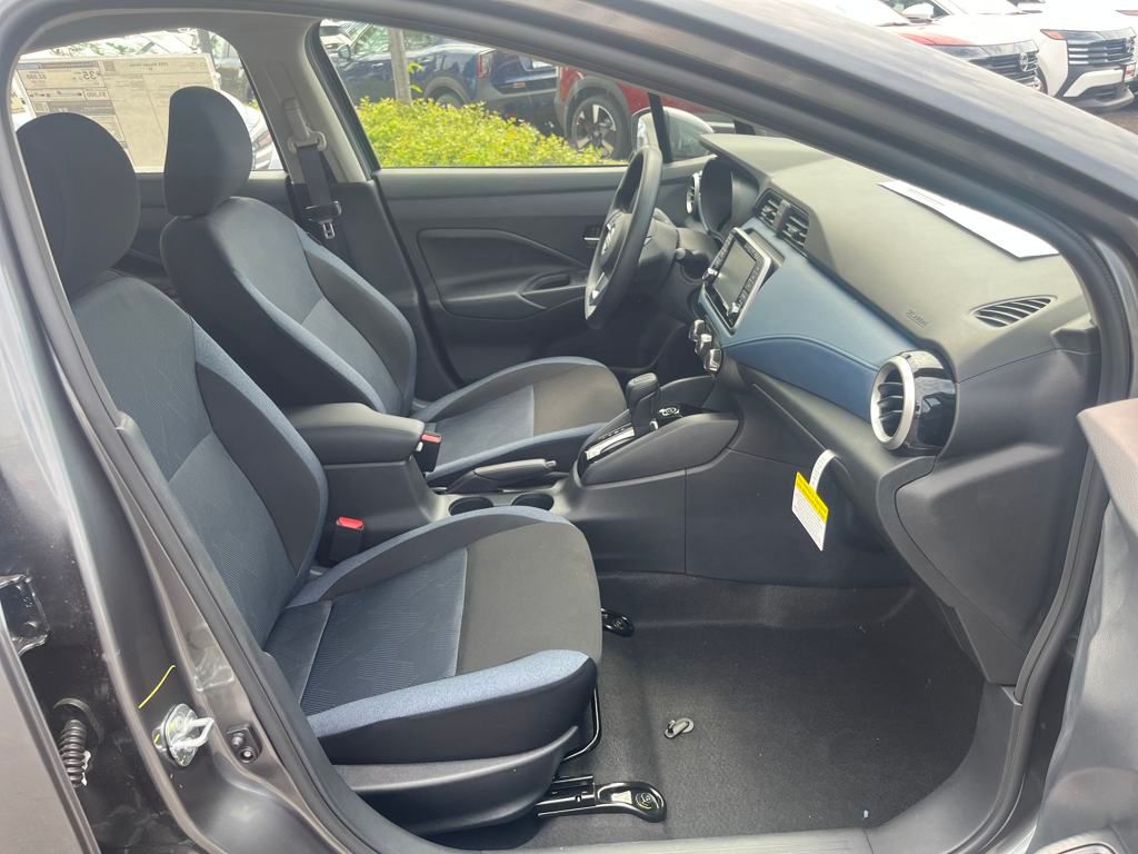 2025 Nissan Versa 1.6 SV photo 15