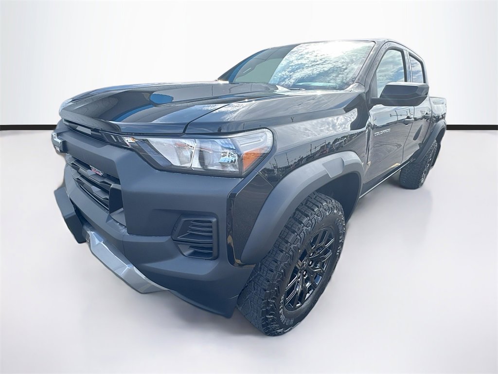 2026 Chevrolet Colorado Trail Boss photo 3