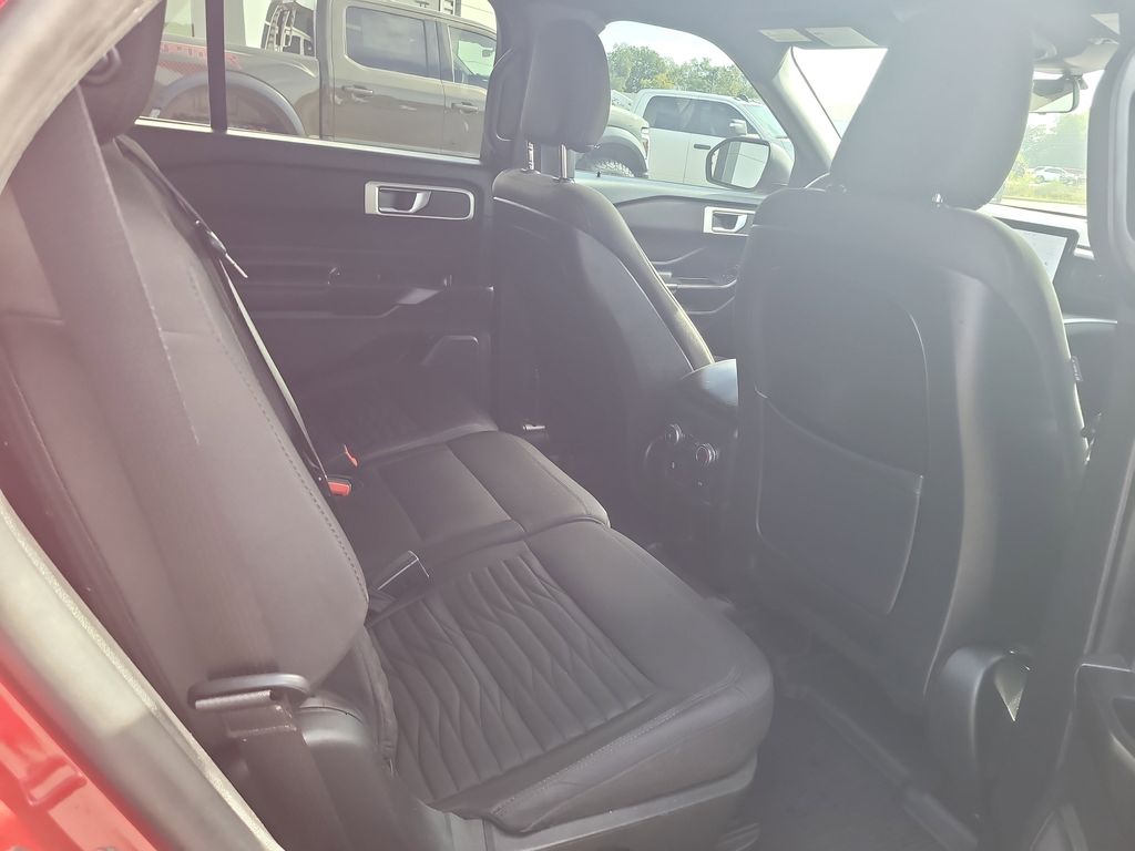 2020 Ford Explorer XLT photo 22