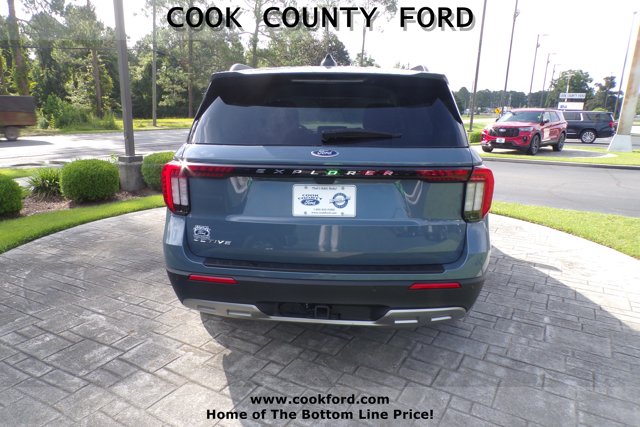 2025 Ford Explorer photo 8