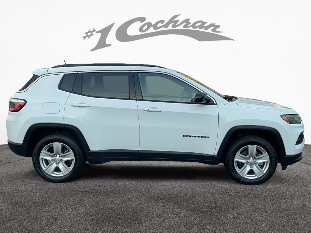 2022 Jeep Compass Latitude photo 8