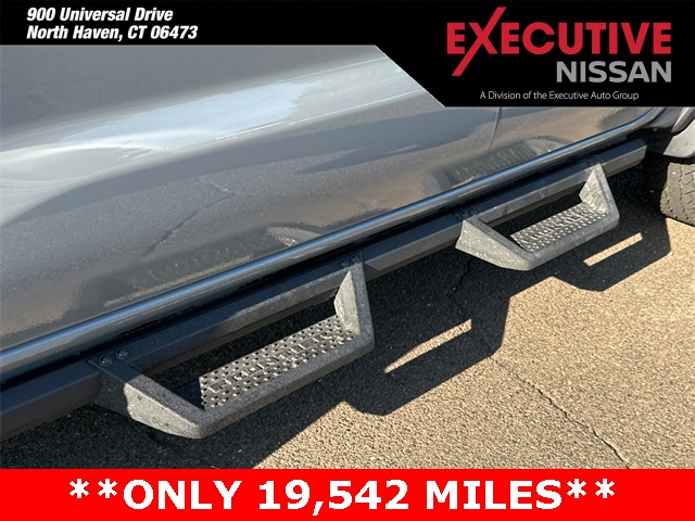 2024 Nissan Frontier photo 9