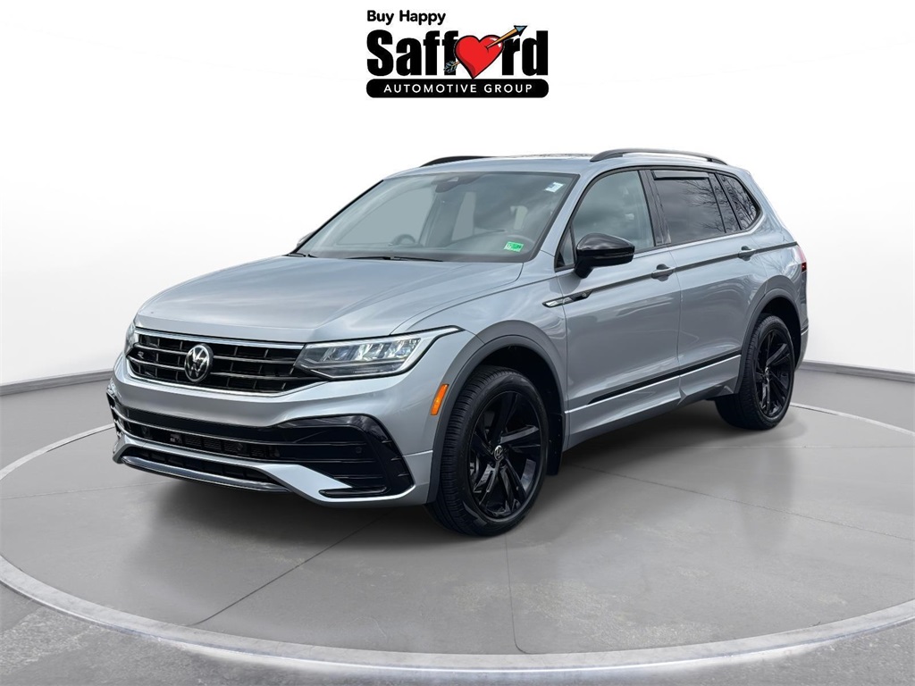 2023 Volkswagen Tiguan SE R-LINE BLACK's photo
