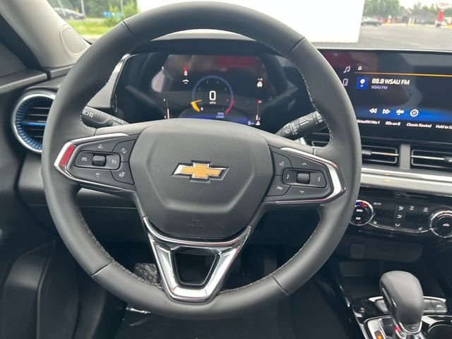 2025 Chevrolet Trax LT photo 13