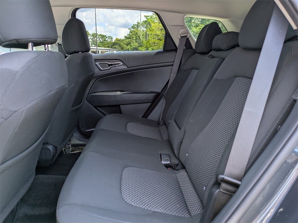 2025 Kia Sportage Hybrid LX photo 9