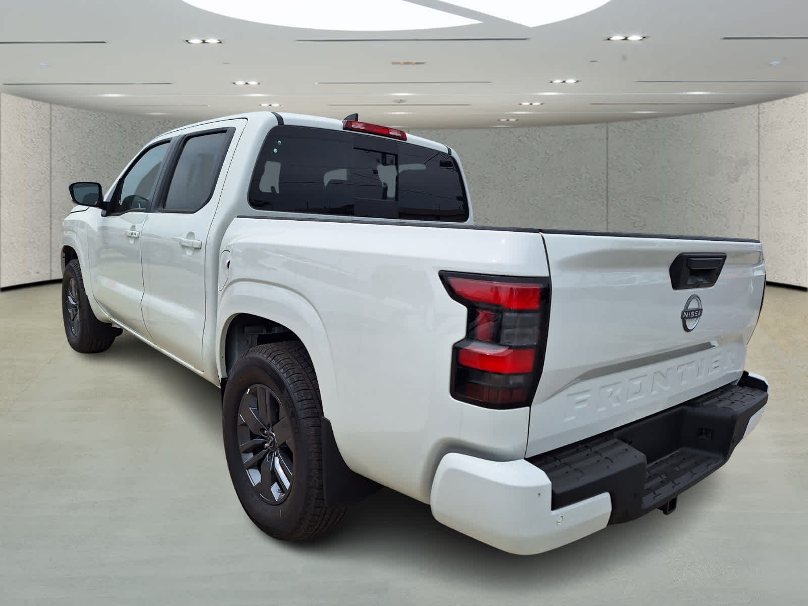 2025 Nissan Frontier SV Crew Cab photo 3