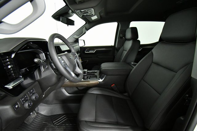 2026 Chevrolet Silverado 1500 RST photo 4