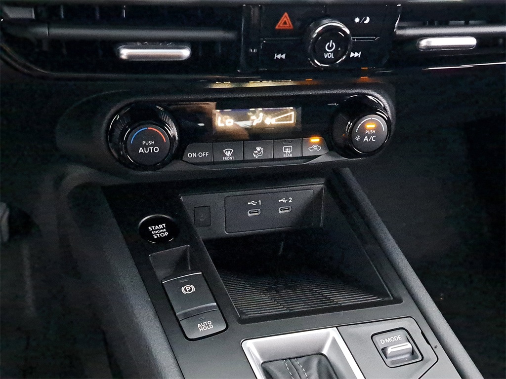 2026 Nissan Kicks SV photo 28