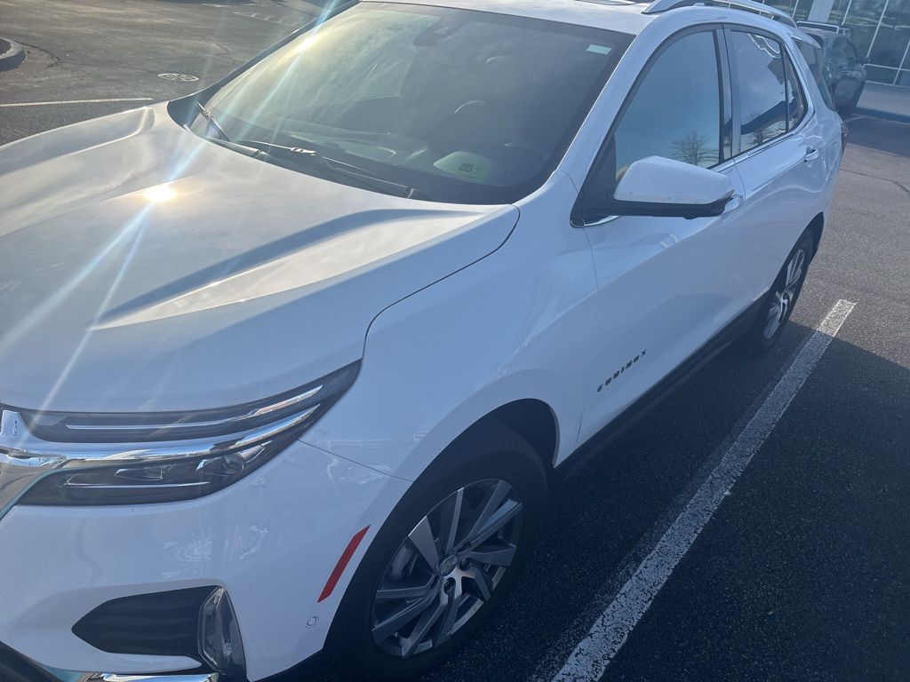 2022 Chevrolet Equinox Premier photo 2
