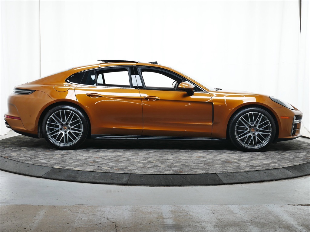 2025 Porsche Panamera GTS photo 8