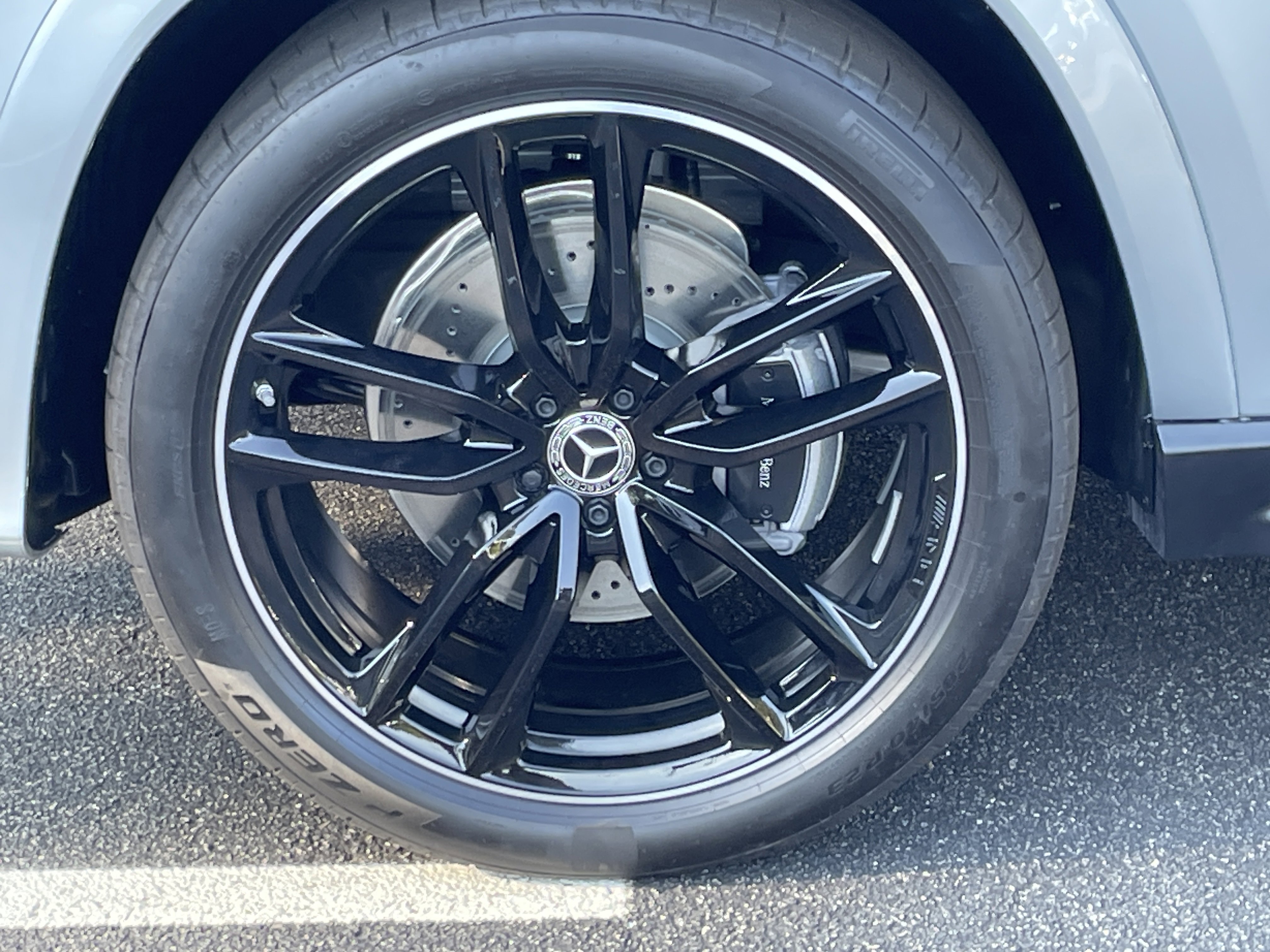 2026 Mercedes Benz GLS 450 4MATIC photo 3