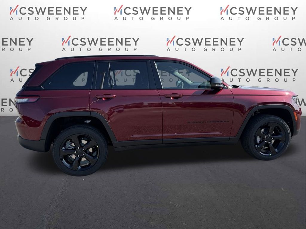 2025 Jeep Grand Cherokee Altitude photo 6