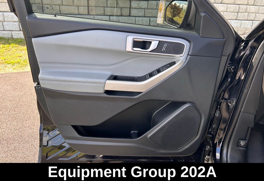 2021 Ford Explorer XLT photo 14