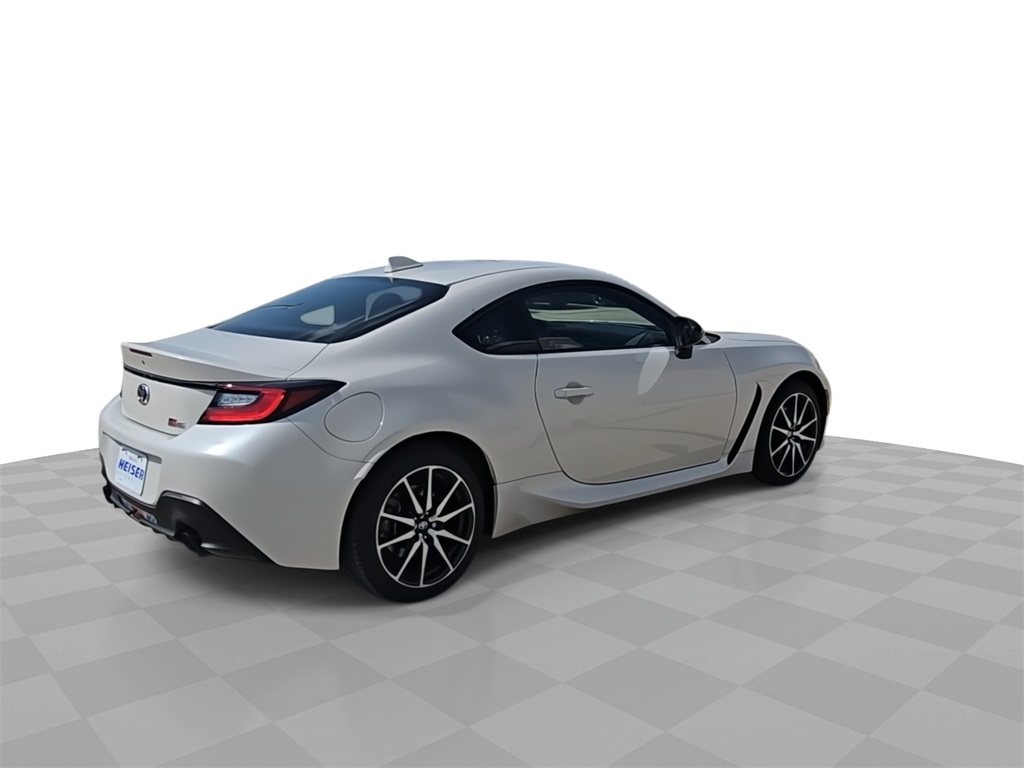 2023 Toyota GR86 Base photo 8