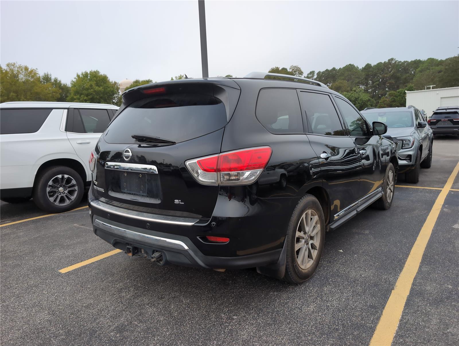 2014 Nissan Pathfinder SL photo 3