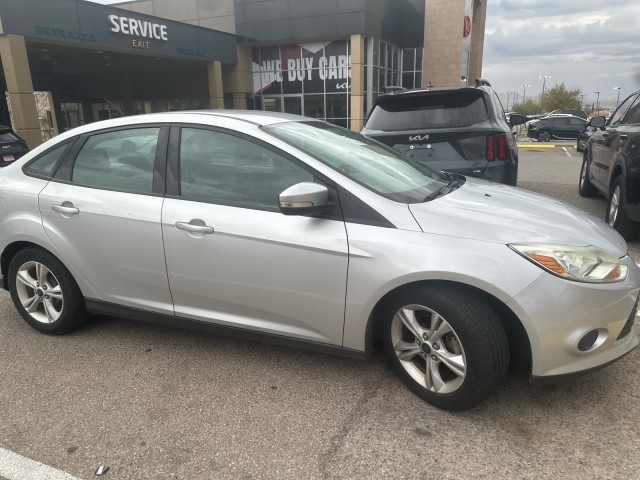 Used 2014 Ingot Silver Metallic Ford SE image 4