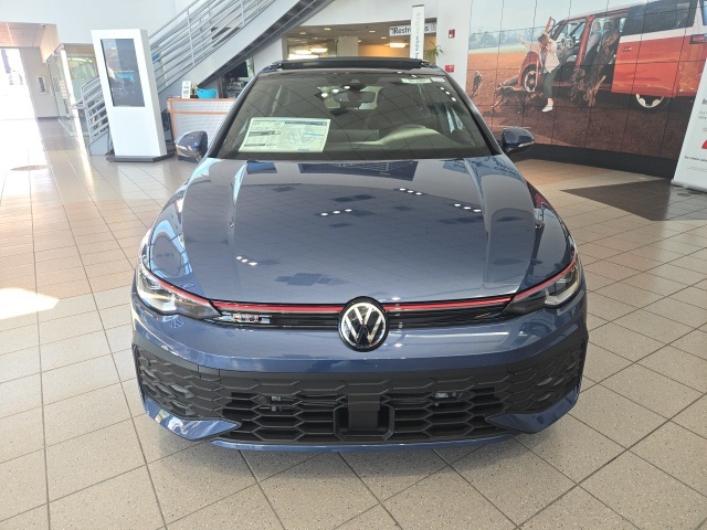 2025 Volkswagen Golf GTI SE photo 2