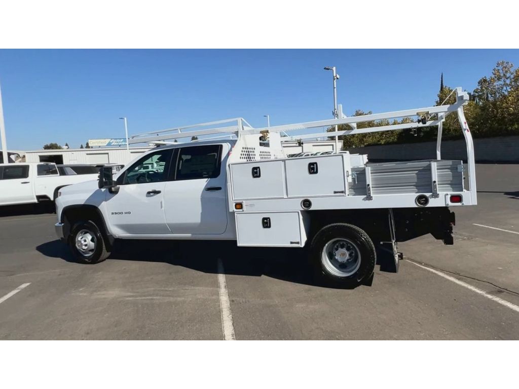 2024 Chevrolet Silverado 3500HD Work Truck photo 8