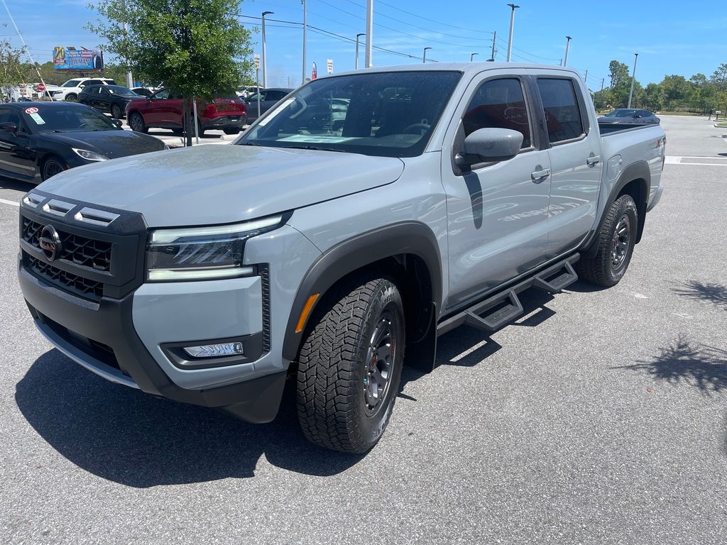 2025 Nissan Frontier PRO-X photo 3