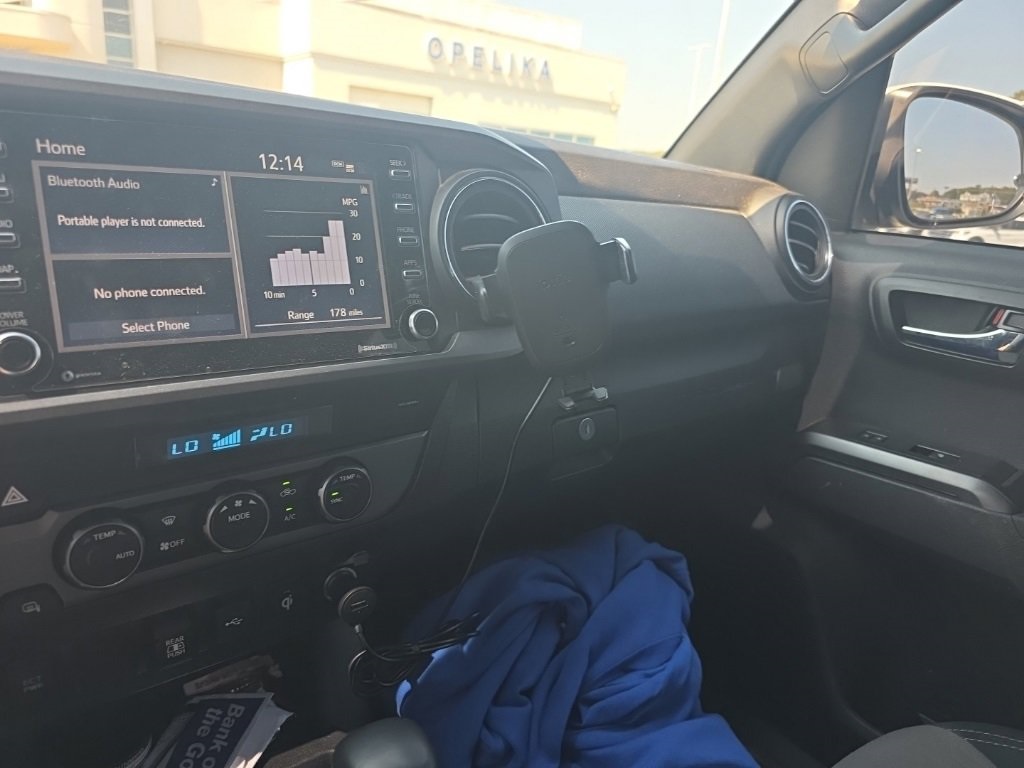 2021 Toyota Tacoma TRD Off-Road photo 6