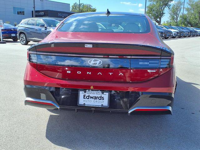 2025 Hyundai Sonata Hybrid Limited photo 4