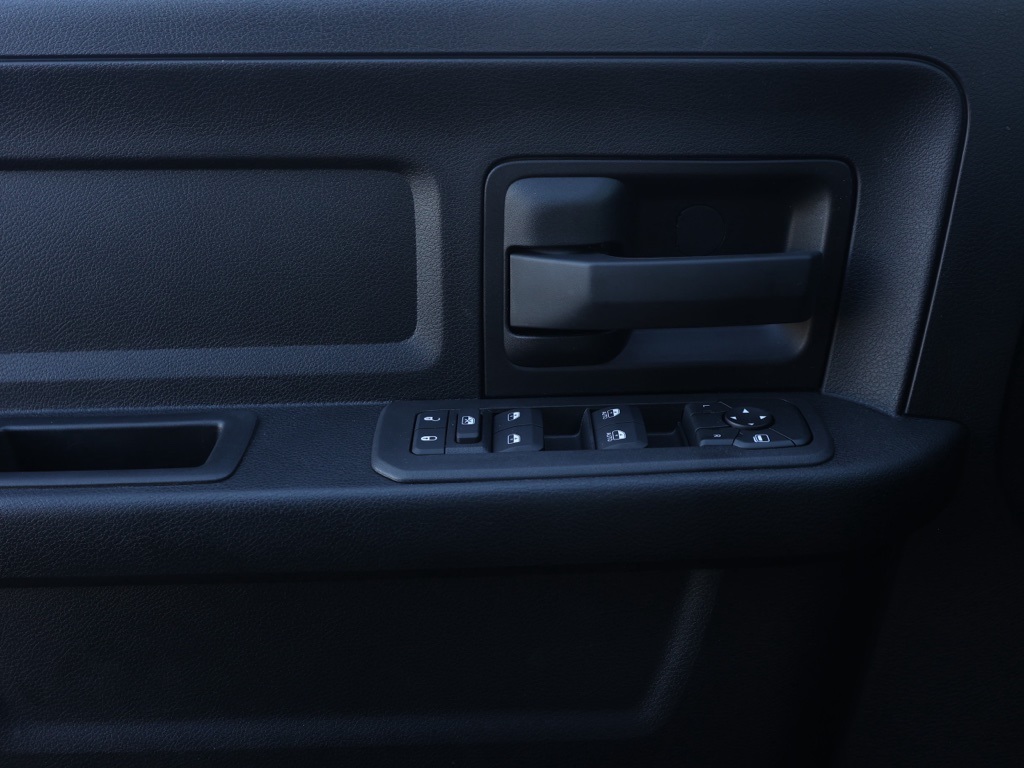 New 2026 Granite Crystal Metallic Clear-Coat Exterior Paint RAM Tradesman image 22