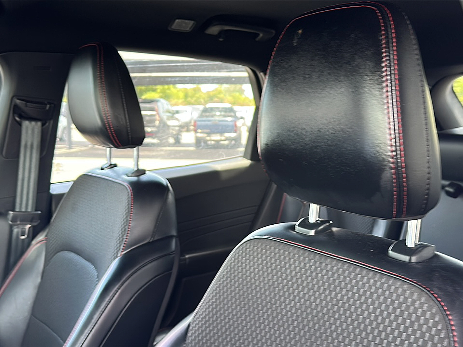 2024 Ford Escape ST-Line photo 2