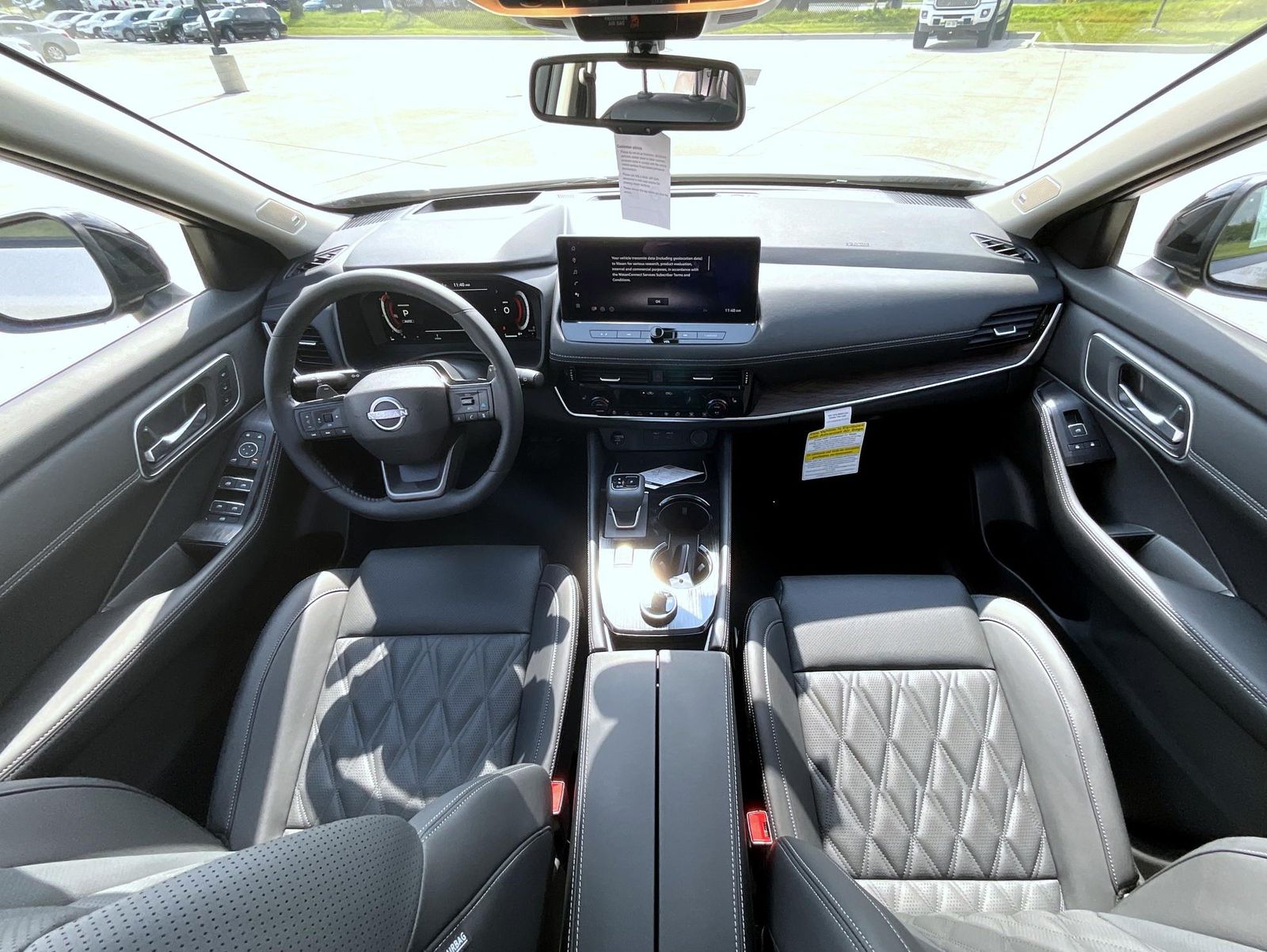 2026 Nissan Rogue Platinum photo 10