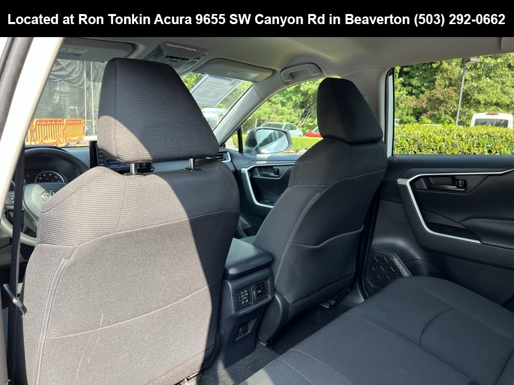 2021 Toyota RAV4 Hybrid LE photo 19