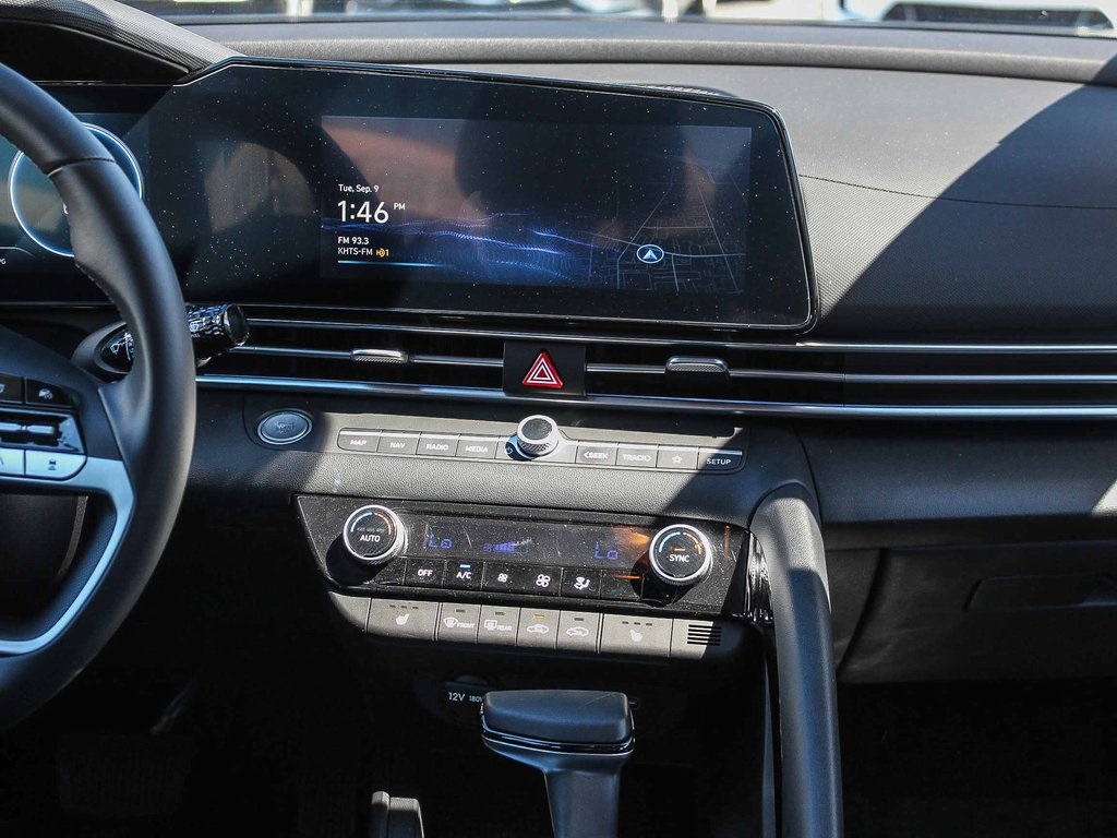 2024 Hyundai Elantra SEL photo 12