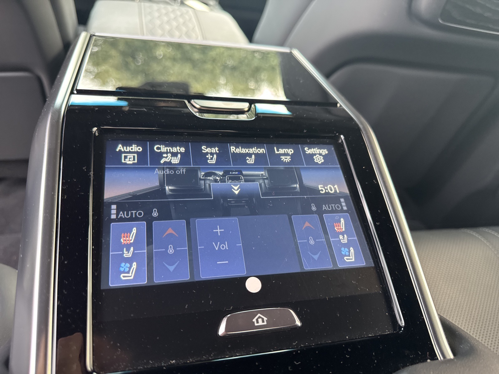 2022 Lexus LX 600 Ultra Luxury photo 25