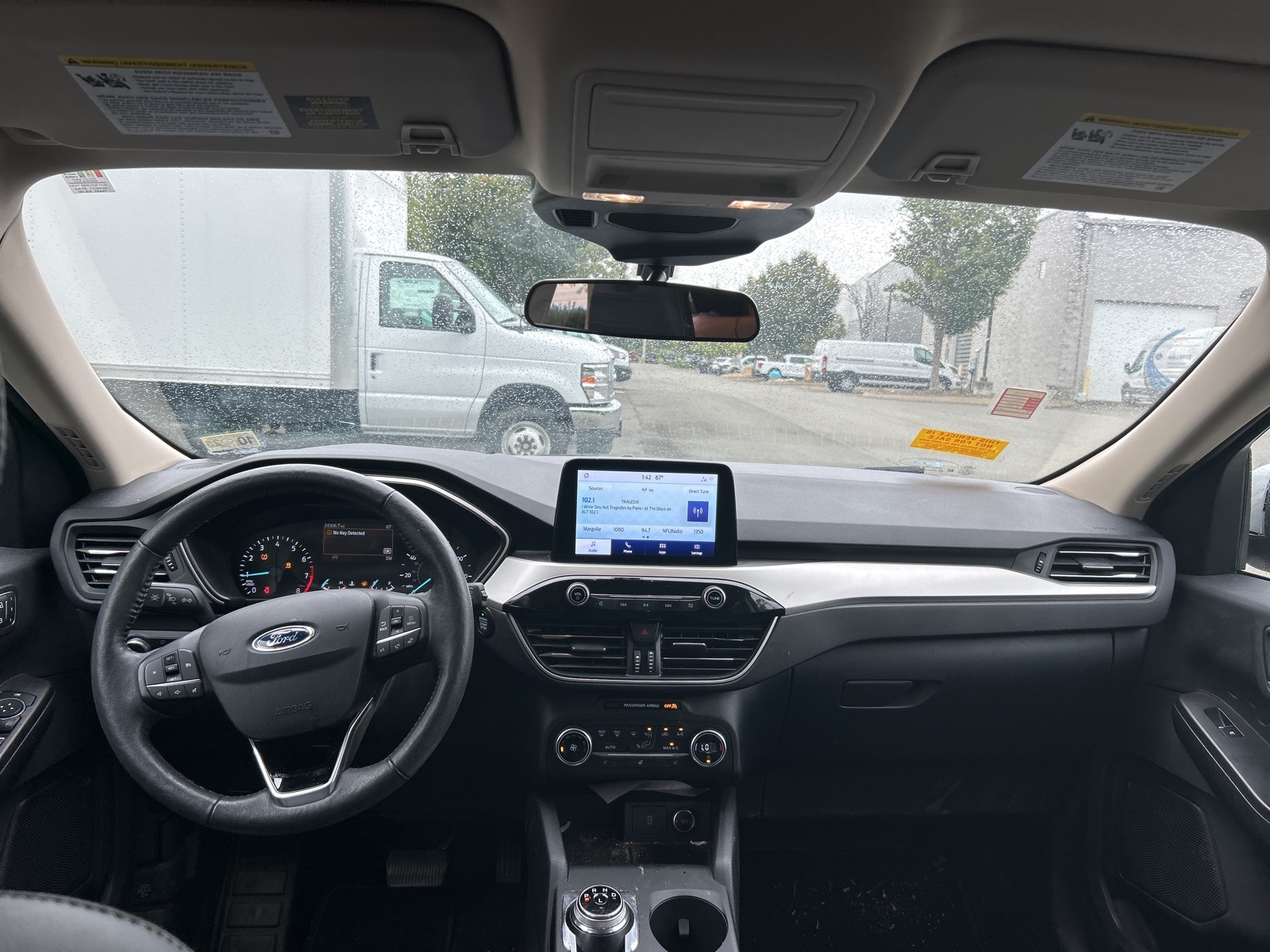 2020 Ford Escape SEL photo 2