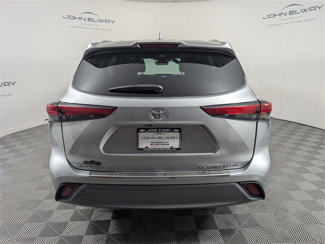 2022 Toyota Highlander Platinum photo 4