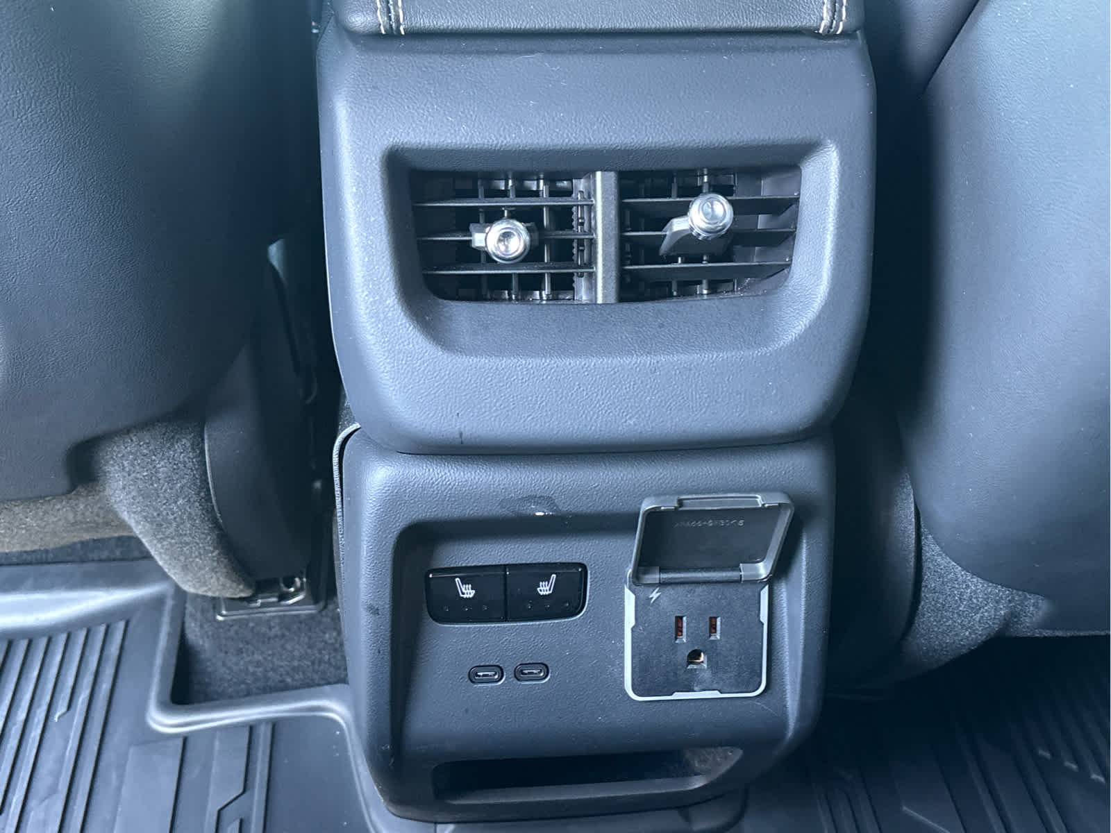 2025 Cadillac Optiq Luxury photo 14