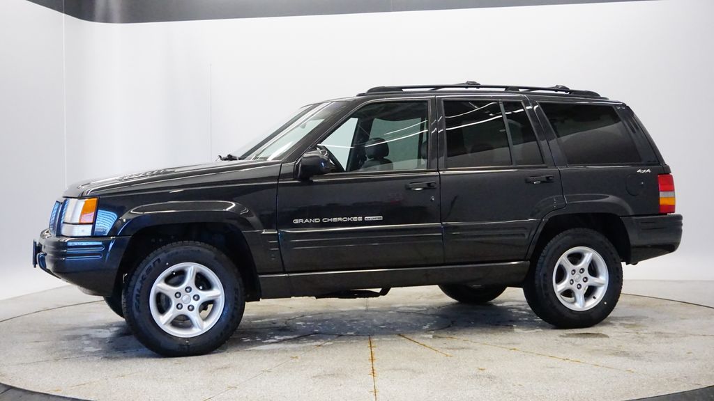 Used 1998 Jeep Grand Cherokee LIMITED with VIN 1J4GZ88Z8WC161672 for sale in Coon Rapids, Minnesota