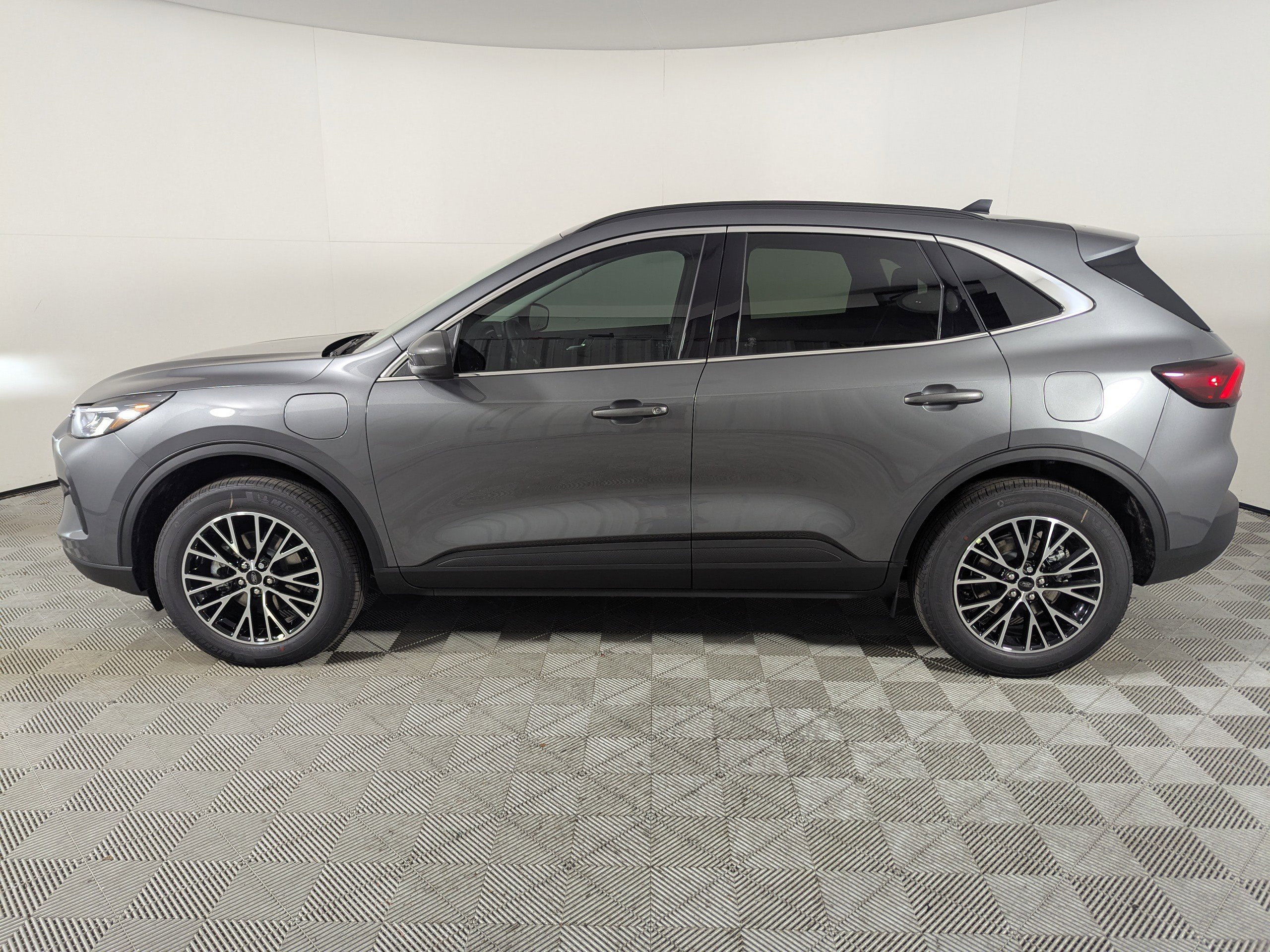 2025 Ford Escape photo 4