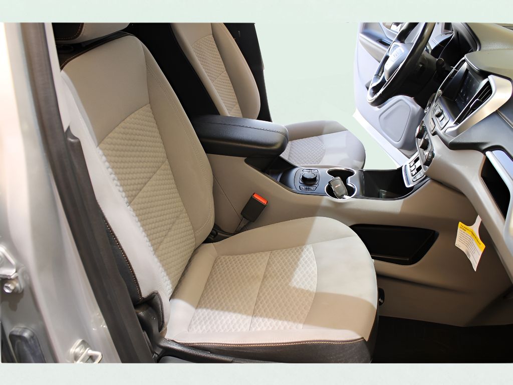 2020 Gmc Terrain SLE photo 16