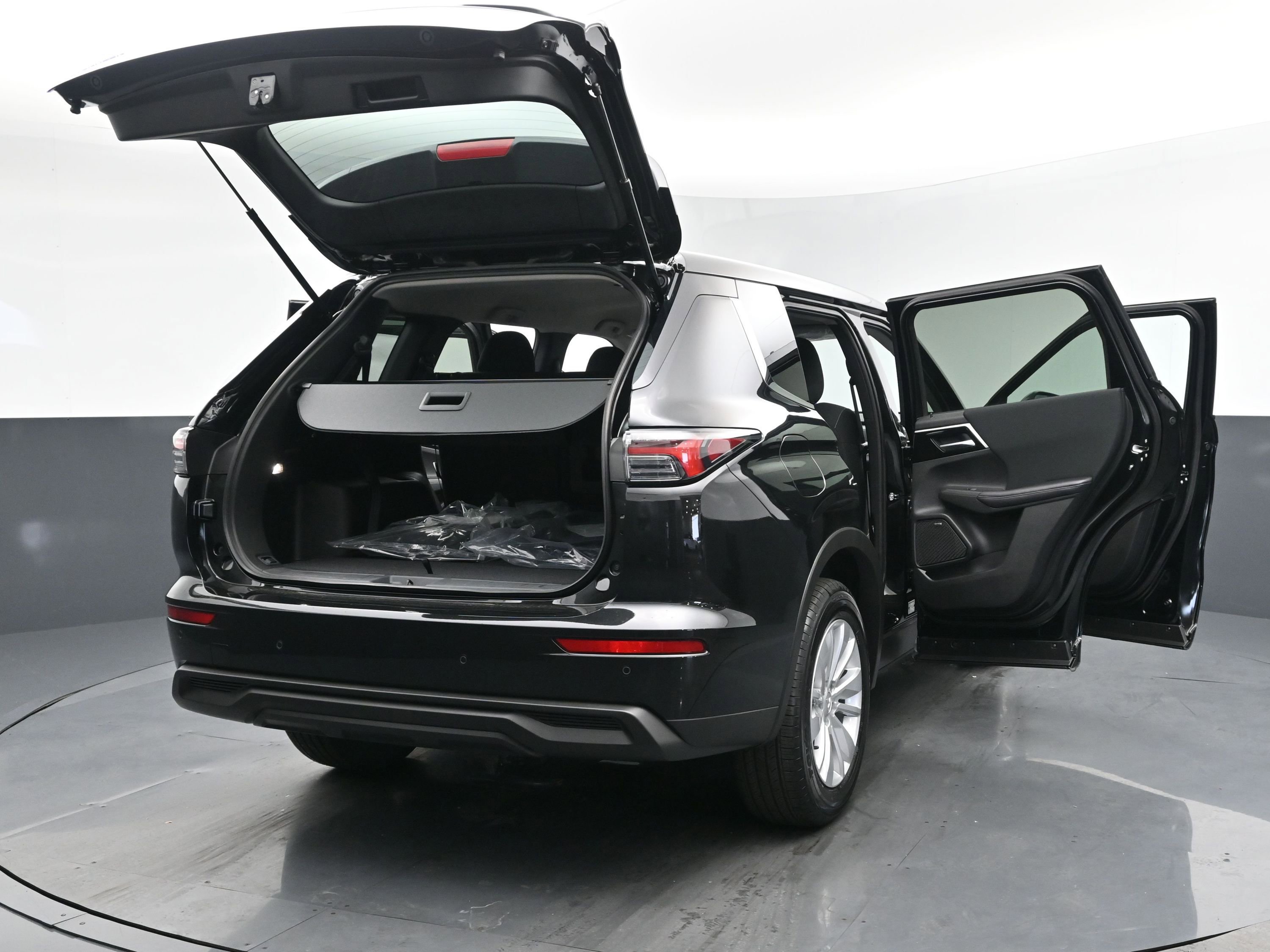 2025 Mitsubishi Outlander ES photo 30