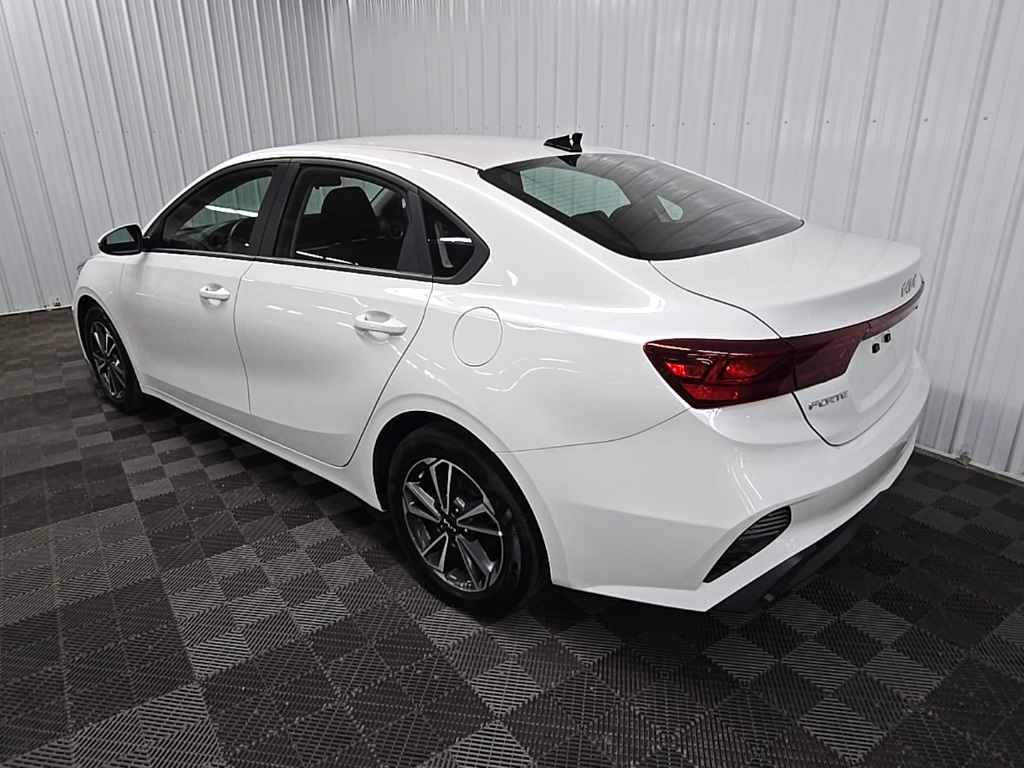 2022 Kia Forte LXS photo 9